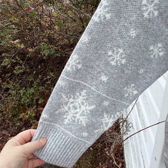 NWT Talbots Gorgeous Thick Gray White Snowflakes 1/4 Zip Long Sleeve Sweater - Picture 3 of 5